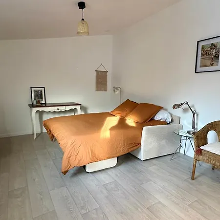 Avec Jardin Apartment *